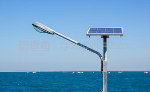 太陽能供電未來 從電池到燈具的綠色能源應(yīng)用解析